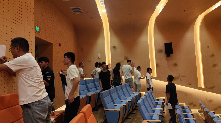 深圳坪山實(shí)驗(yàn)學(xué)校GRG報(bào)告廳穿孔板工程案例 深圳坪山實(shí)驗(yàn)學(xué)校GRG報(bào)告廳穿孔板工程案例